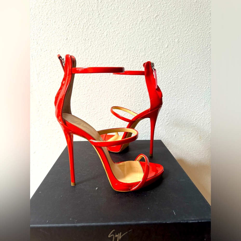 Giuseppe Zanotti Strappy heels SZ35